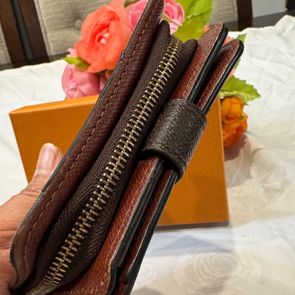 Authentic Louis Vuitton Compact Monogram Wallet - Picture 5 of 12